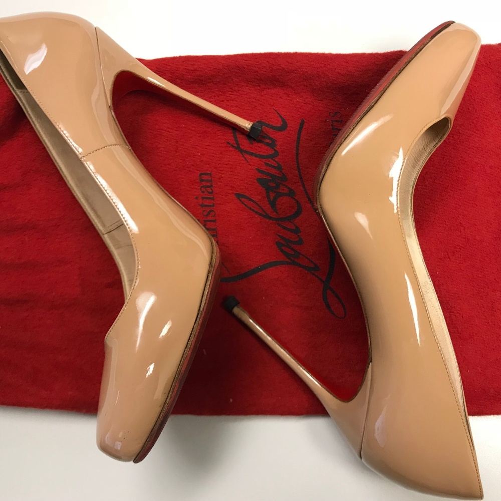 Authentic Christian Louboutin Fifi Pump - Size 40